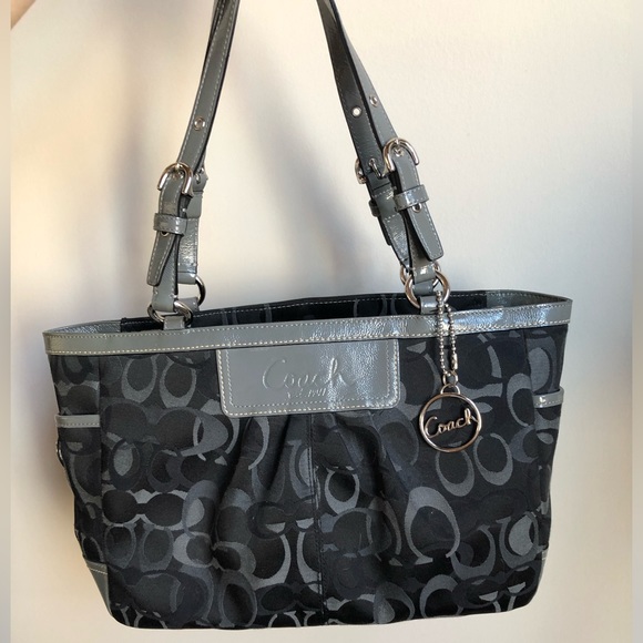 LIKE NEW VINTAGE COACH PURSE - Picture 1 of 8